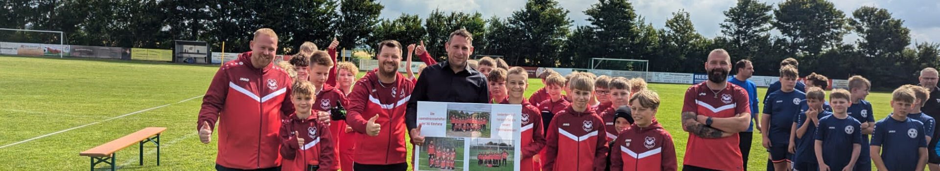 TRAININGS-ANZÜGE UND T-SHIRTS FÜR DIE FUSSBALL C, D, E, F und G -JUGEND DER SG KLEVHANG