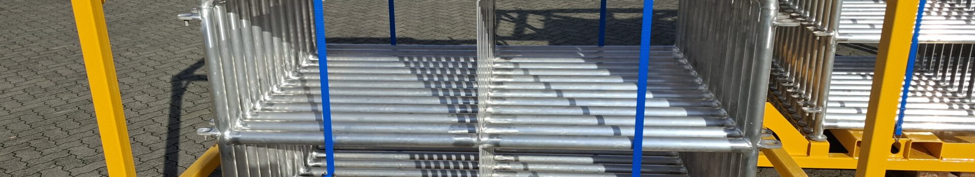 PRAXISBEISPIEL: TEMPORÄRES GELÄNDER FÜR DIE SICHERE MONTAGE AUF SEE