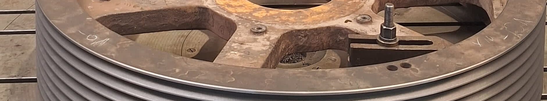 PRAXISBEISPIEL REPARATUR: AUFARBEITEN VON KEILRIEMENSCHEIBEN