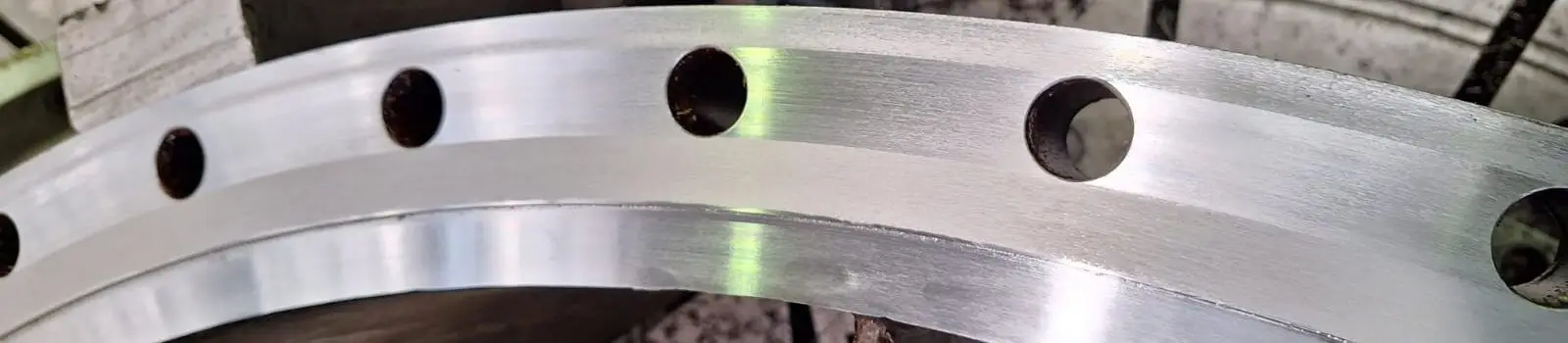 PRAXISBEISPIEL REPARATUR: DICHTFLÄCHENBEARBEITUNG
