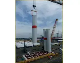 spreader SWL 280 t and tower lifting device in action