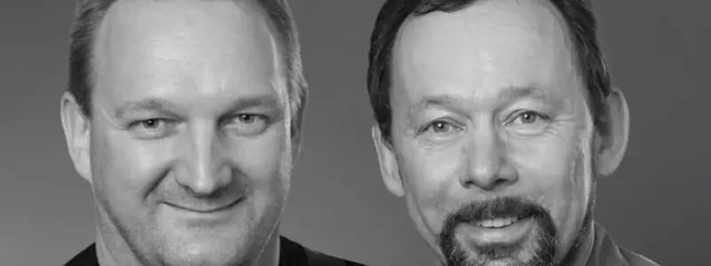 HERZLICHEN GLÜCKWUNSCH ZUM 15-JÄHRIGEN BETRIEBSJUBILÄUM, PETER UND THOMAS!